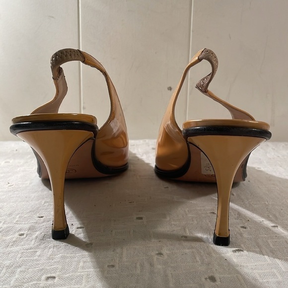 Chanel Semi Point Mustard Black Detail Slingback Shoe - Picture 7 of 16
